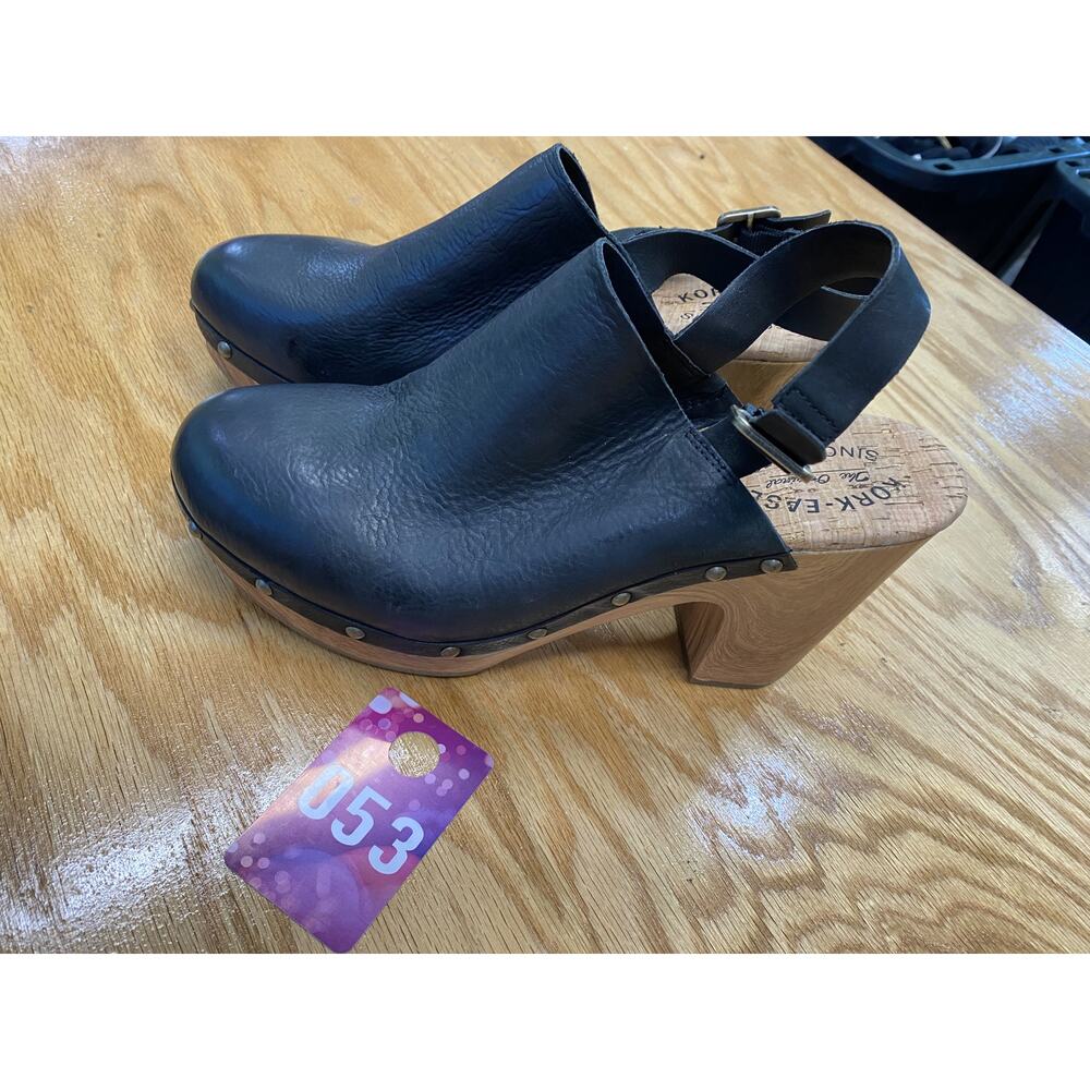 Kork-Ease Darby Sandals Women 11M Black Studded Leather Ankle Strap Slide Casual - Picture 4 of 7